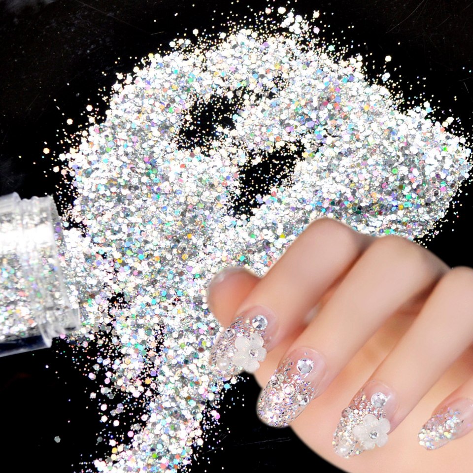 Бежевые блестящие ногти