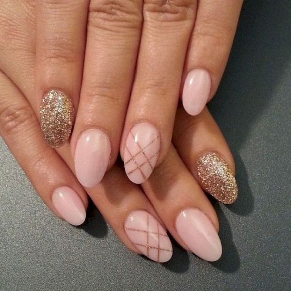 Маникюр на короткие округлые ногти