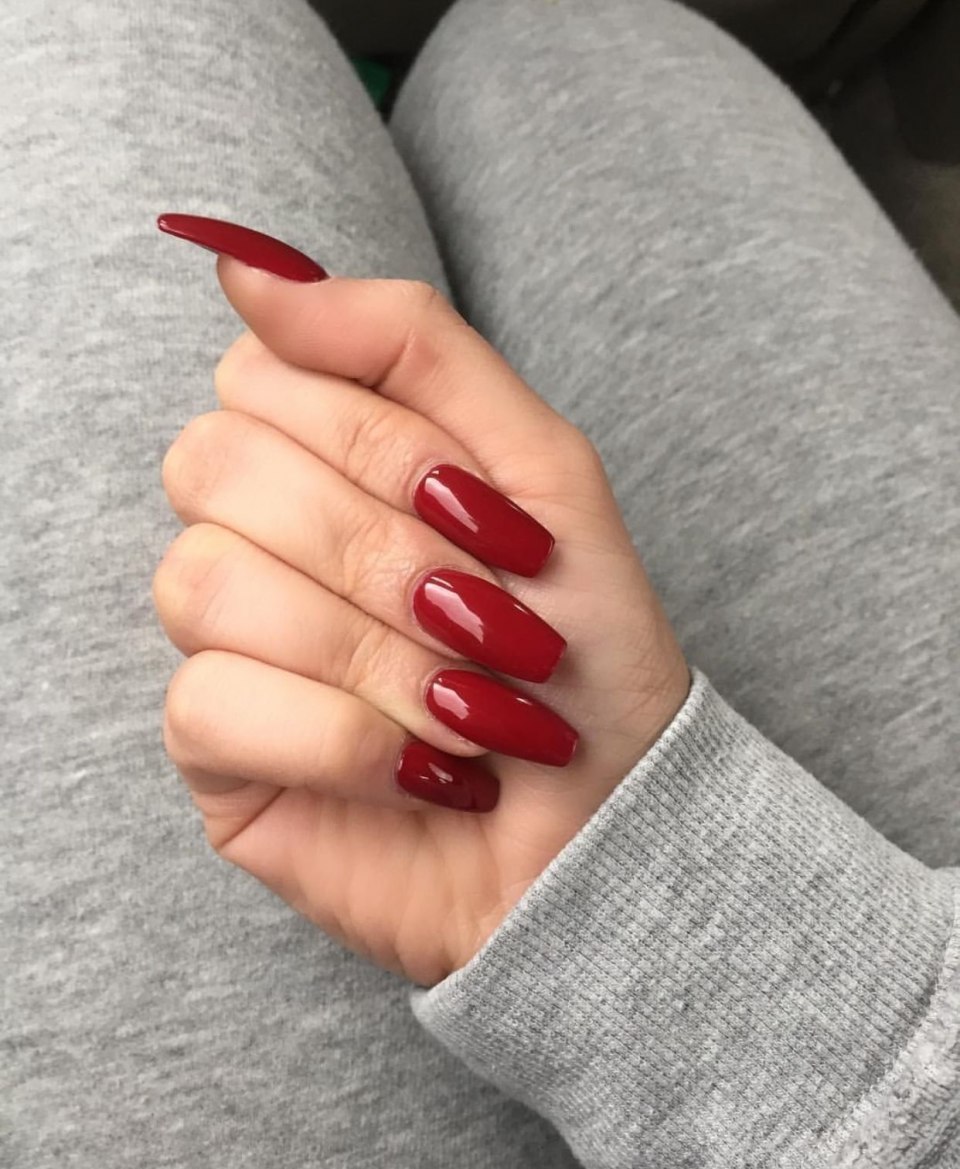 Дизайн ногтей 2021 лето красный