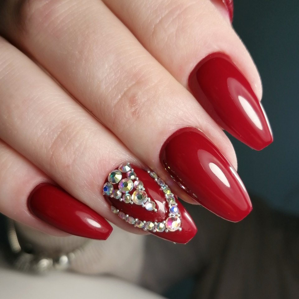 Дизайн ногтей 2021 новинки красные