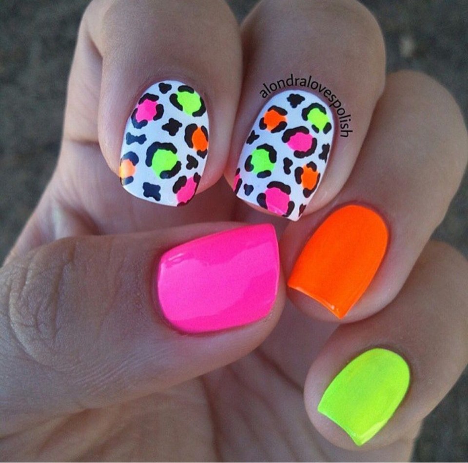 Разноцветный педикюр