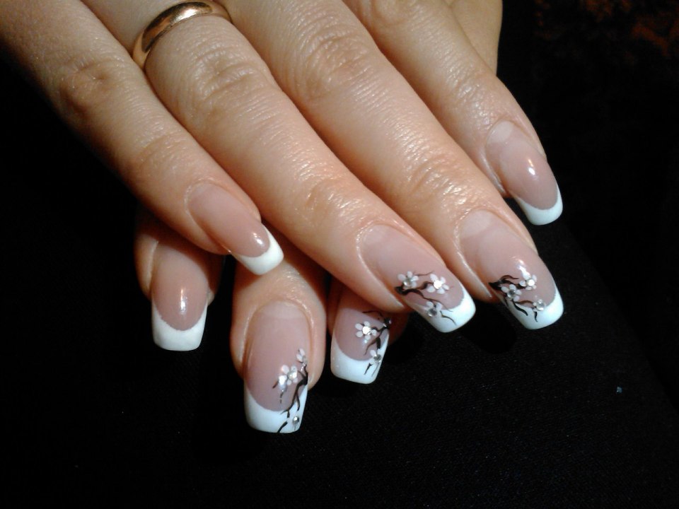 Ногти френч с прозрачной основой