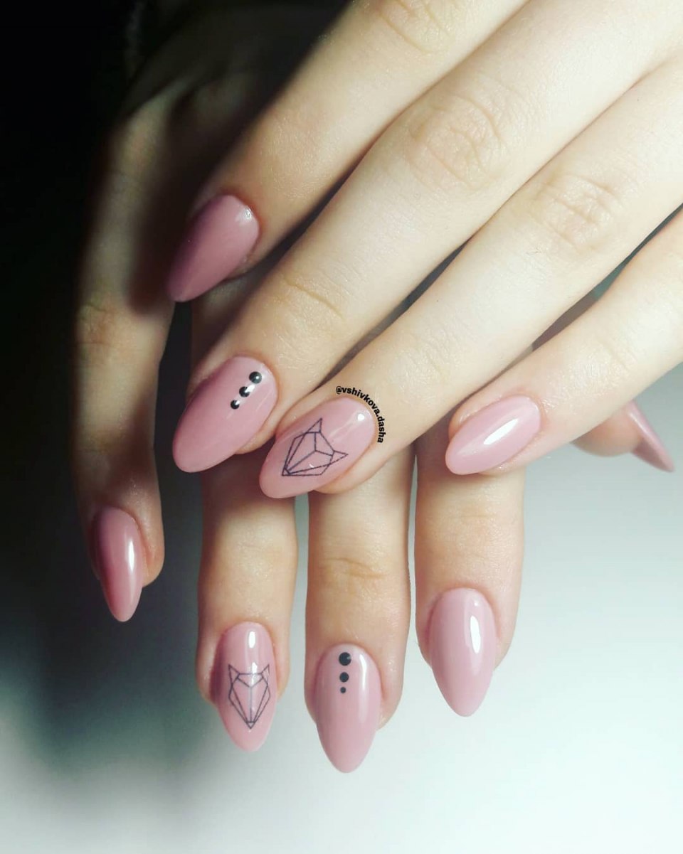 Маникюр на овальные ногти нежные расцветки