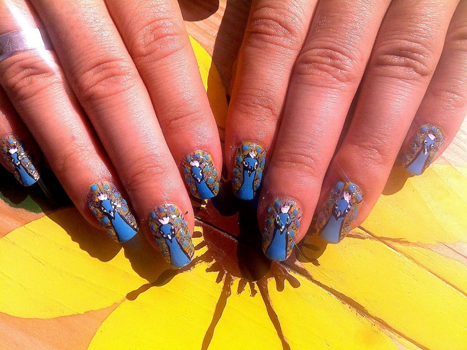 Маникюр Павлин