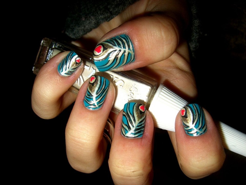 Маникюр с Жар птицей на ногтях