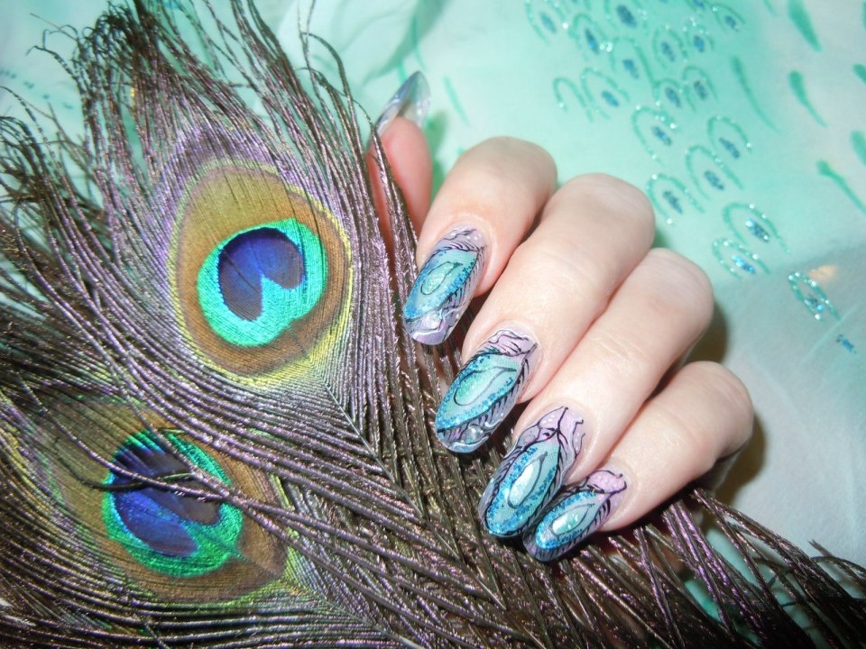 Маникюр перо павлина