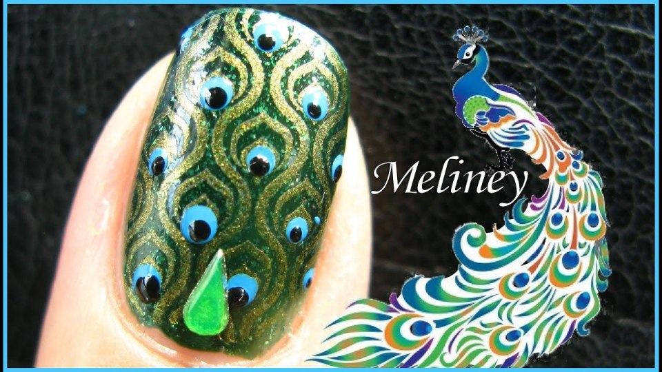 Маникюр Павлин стразы