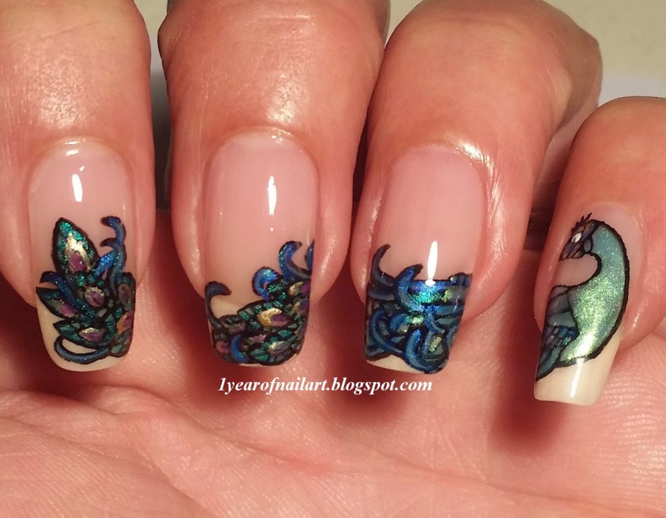 Павлин на ногтях