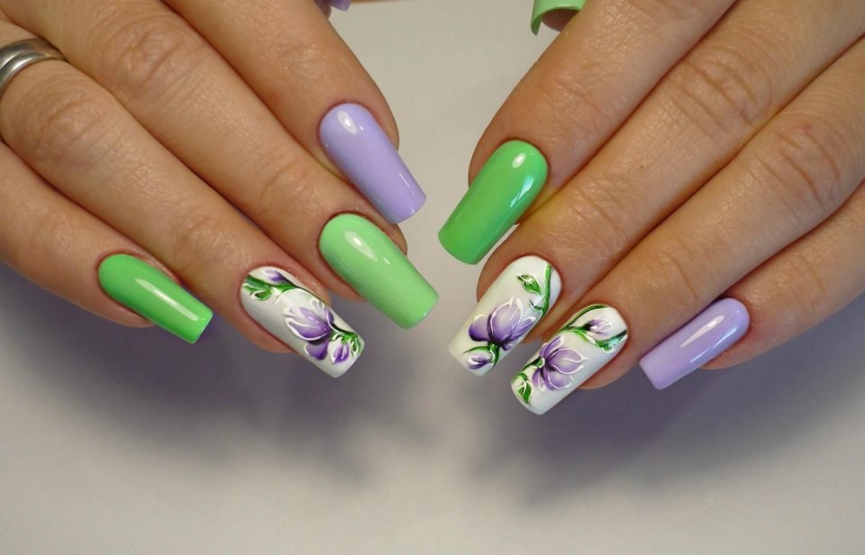 Маникюр сиреневый с зеленым