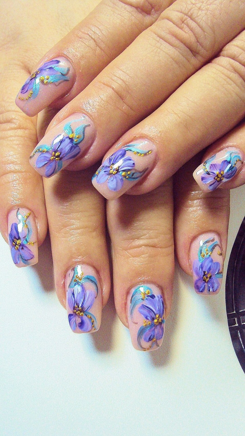 Маникюр с росписью