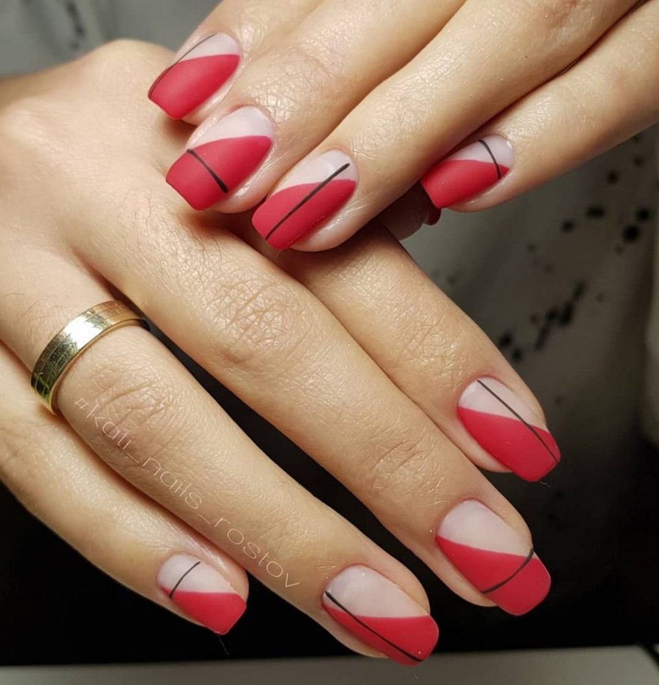 Маникюр с лунками на короткие ногтт