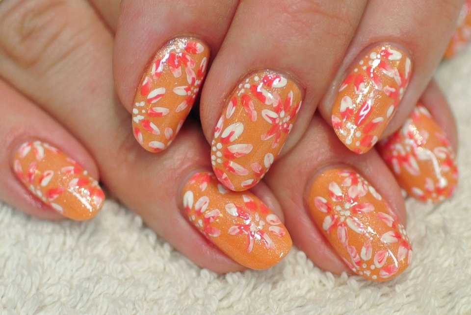 Ногти в оранжевых тонах