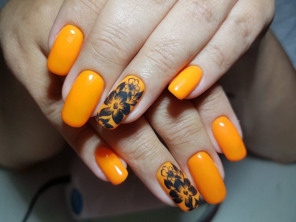 Оранжевые ногти