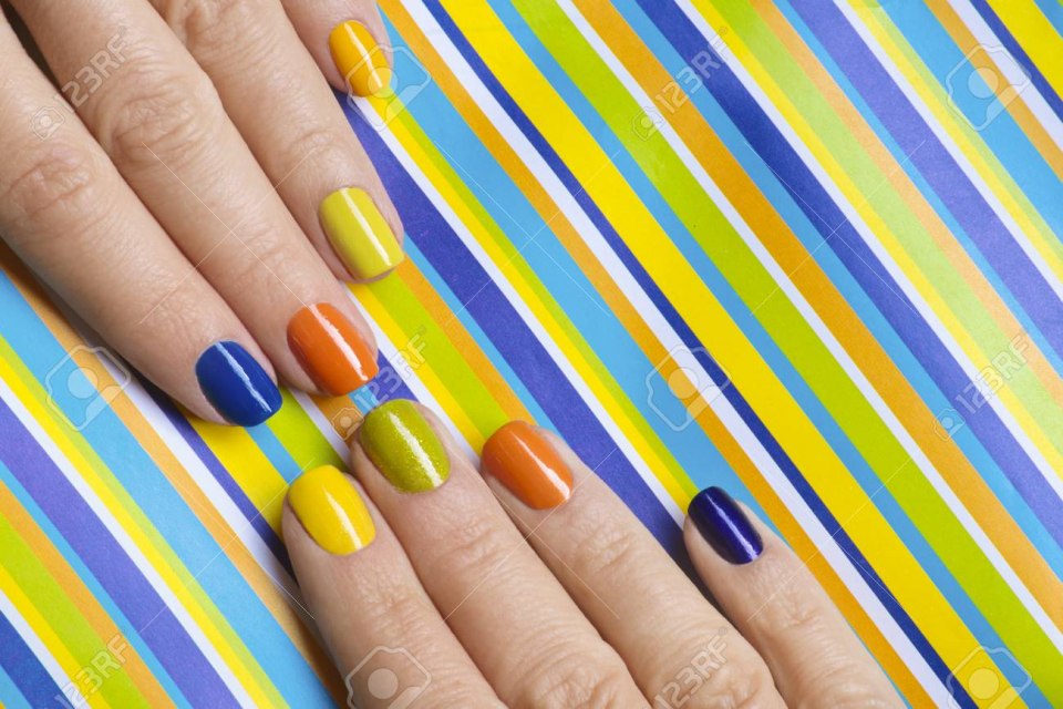 Апельсин на ногтях