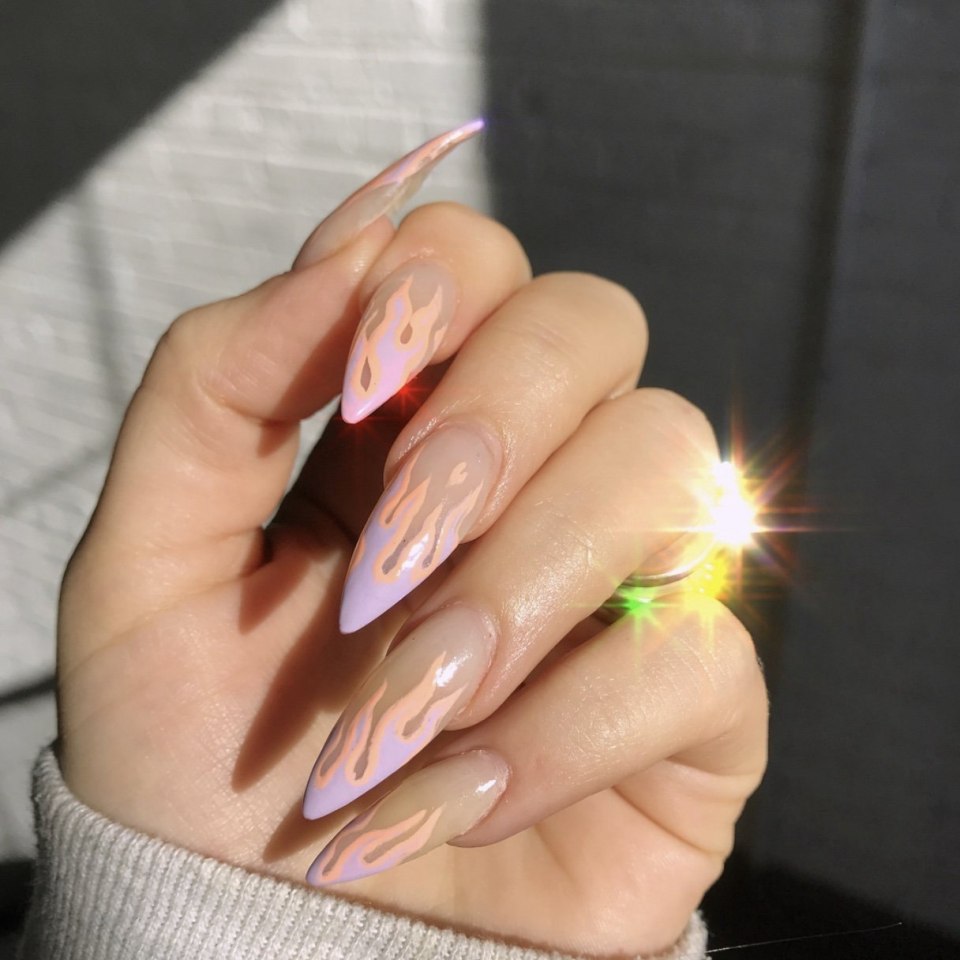 Разноцветный френч на острых ногтях