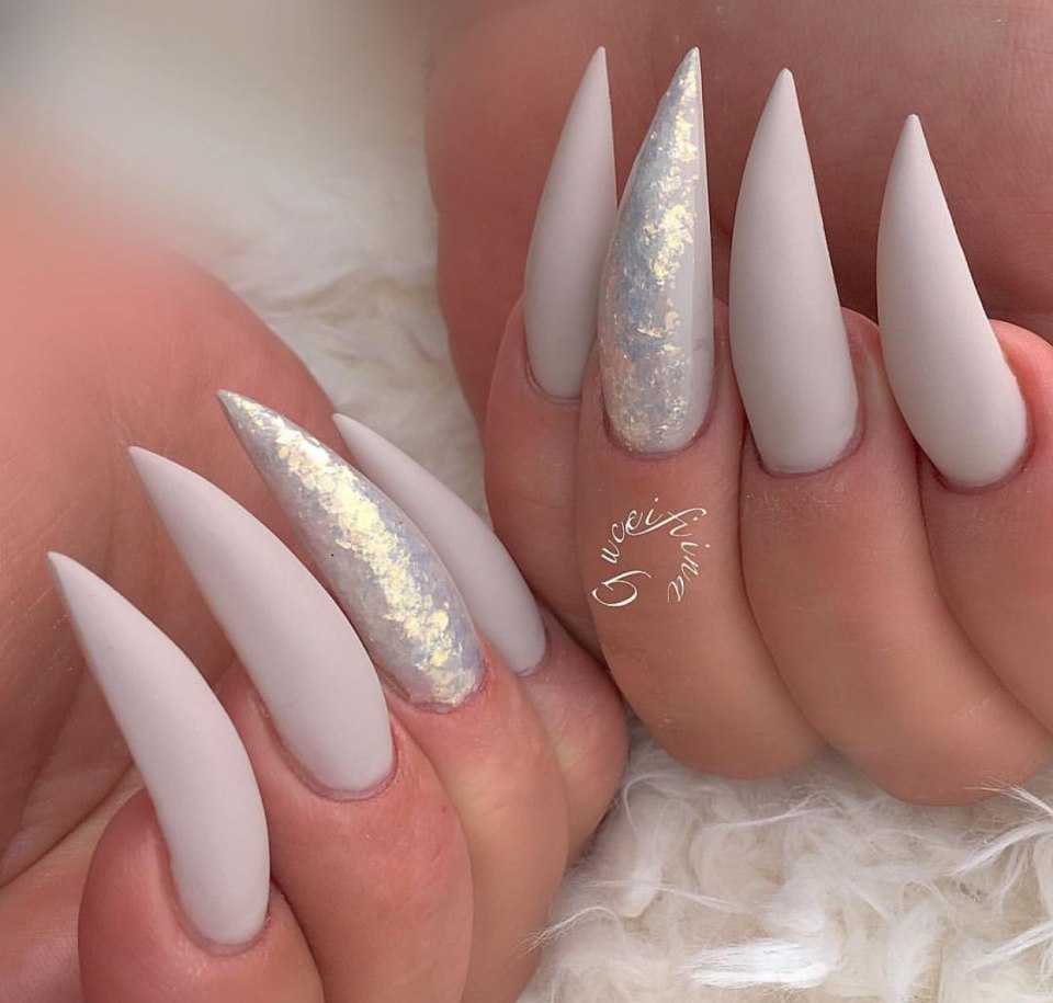 Ногти длинные острые белые