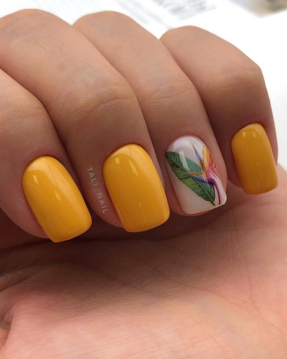 Маникюр с жёлтым цветом сочетание