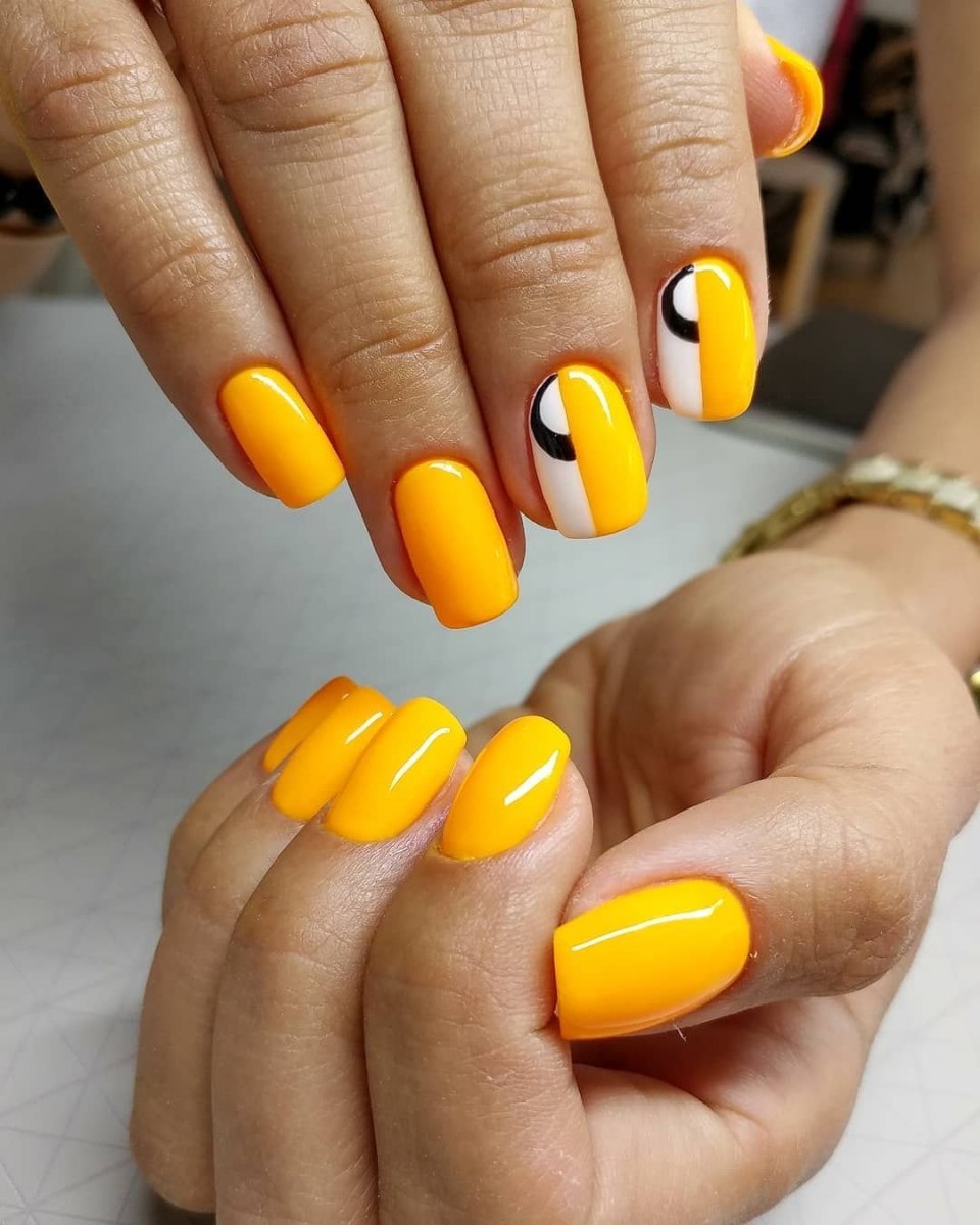 Ногти с разными цветами