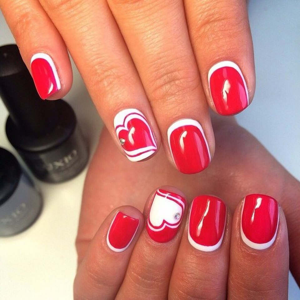 Нарощенные ногти френч с сердцем