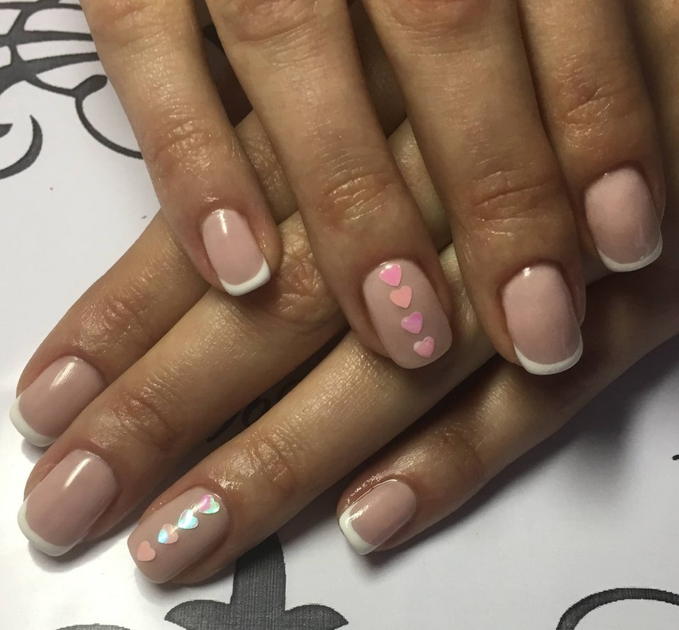 Красивый маникюр в розовых тонах