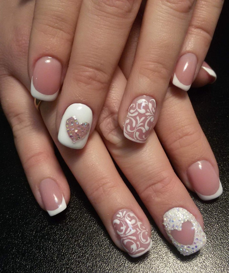 Маникюр с сердечками