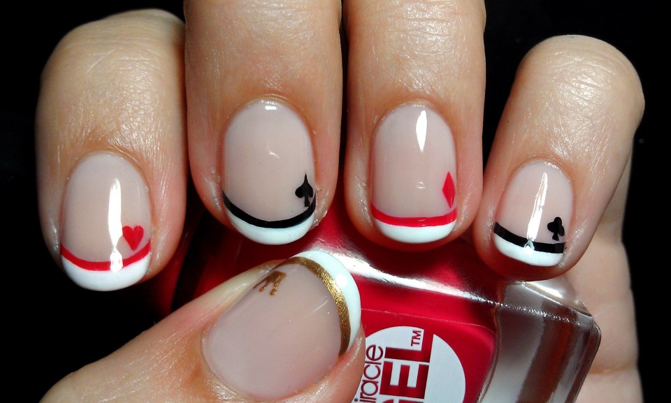 Наращивание ногтей френч