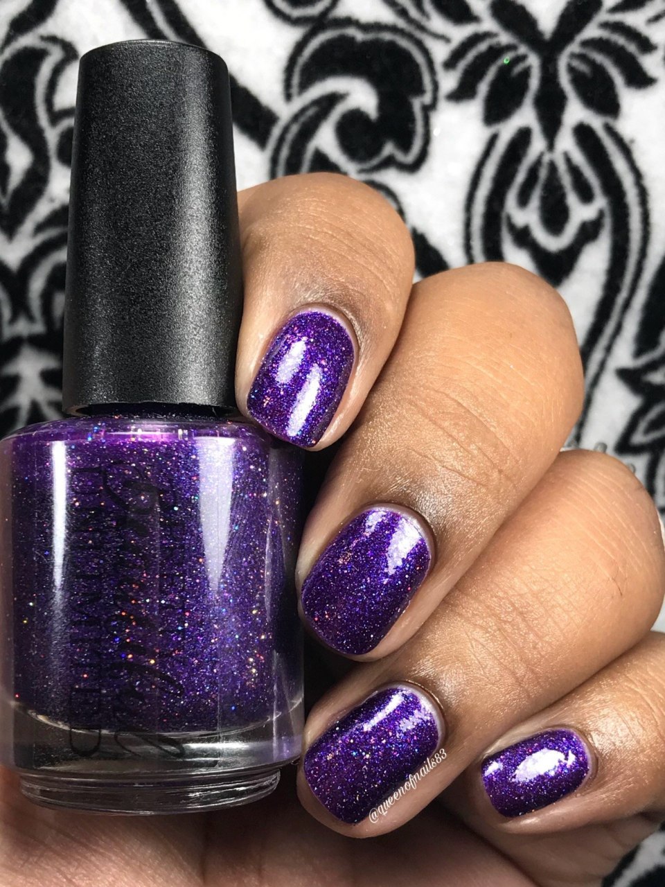 Серофеолетовый маникюр