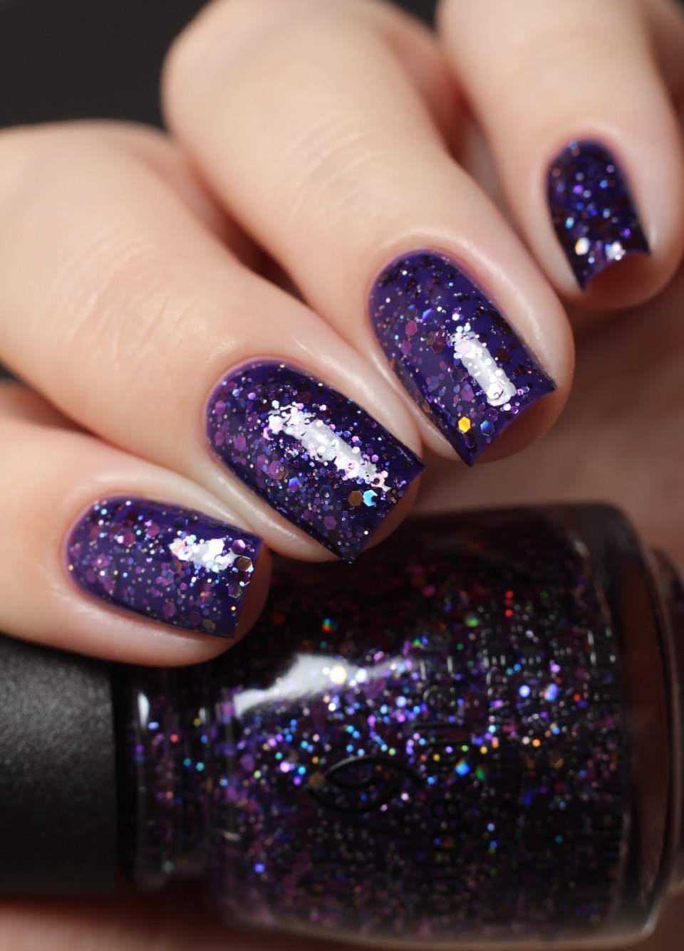 Фиолетовый с блеском маникюр