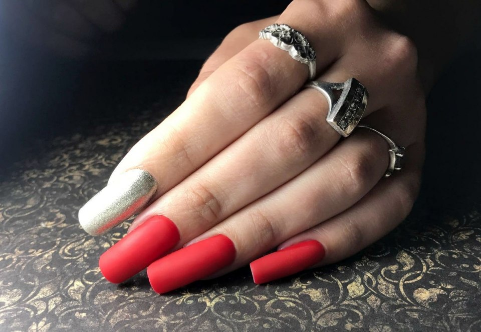 Клюющие ногти фото длинные