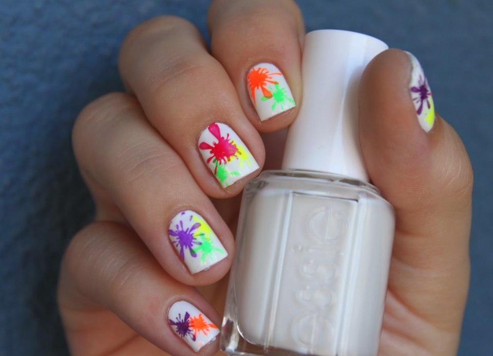 Красивый маникюр с сердечками