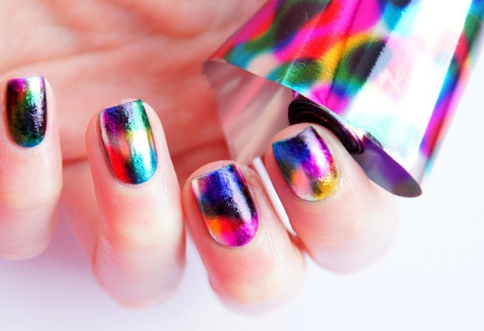 Палитра лаков для ногтей круглая