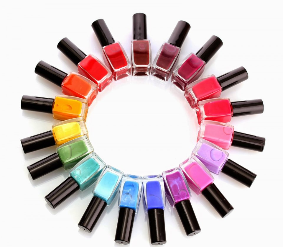 Маникюр с разноцветными разводами