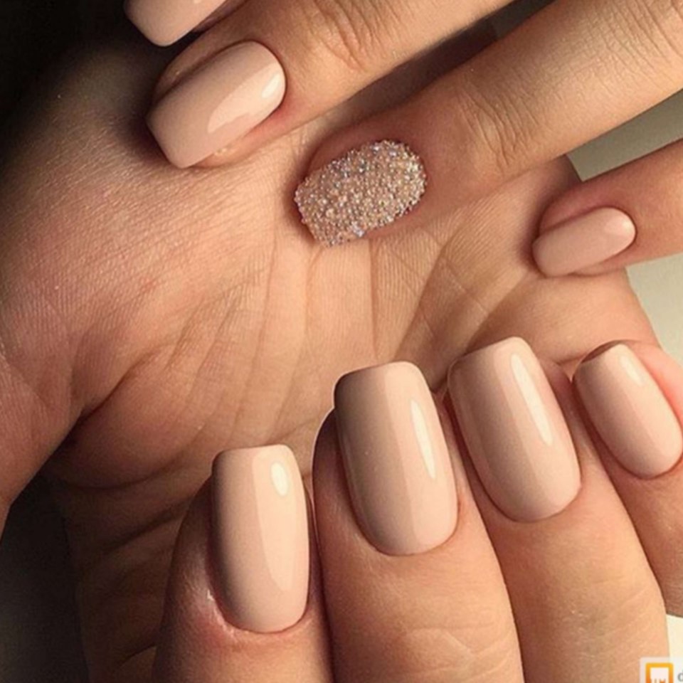 Маникюр в пастельных тонах