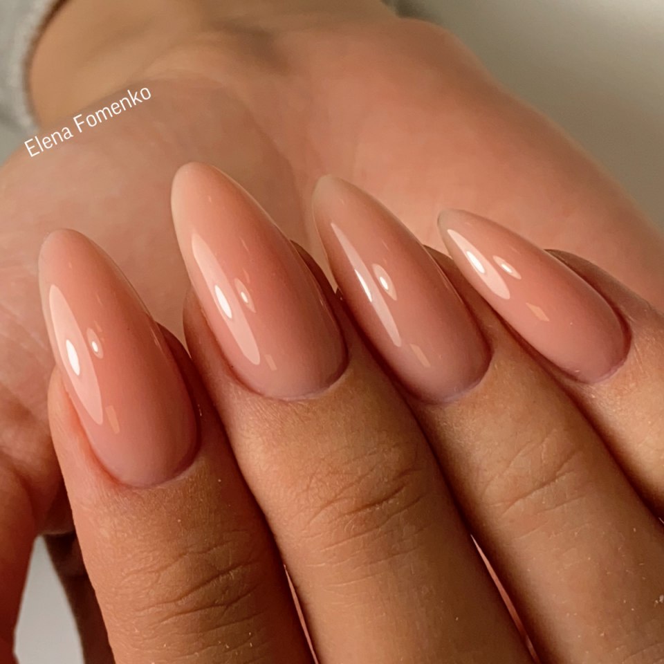 Маникюр градиент нюдовый