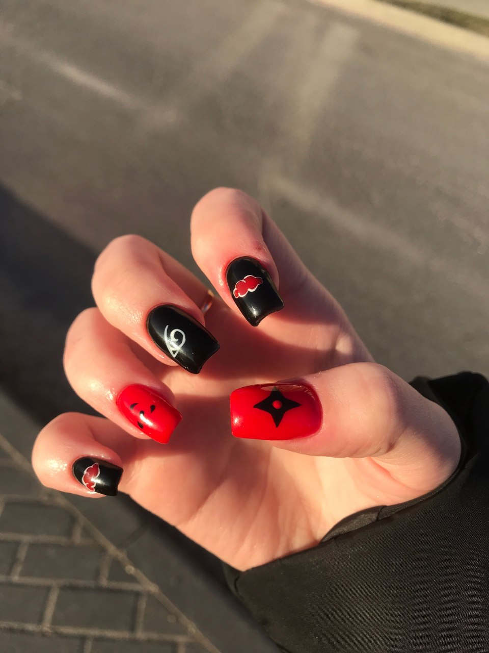 Маникюр с аниме Наруто Акацуки