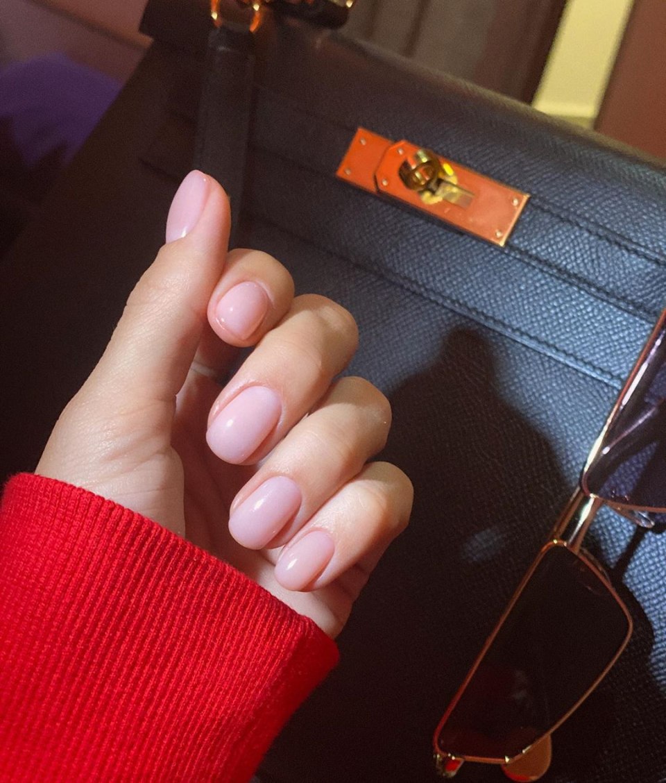 Молодёжный маникюр 2020 на длинные ногти легкий