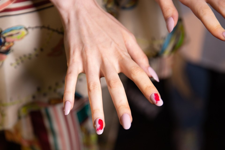 Стрижки маникюры маники