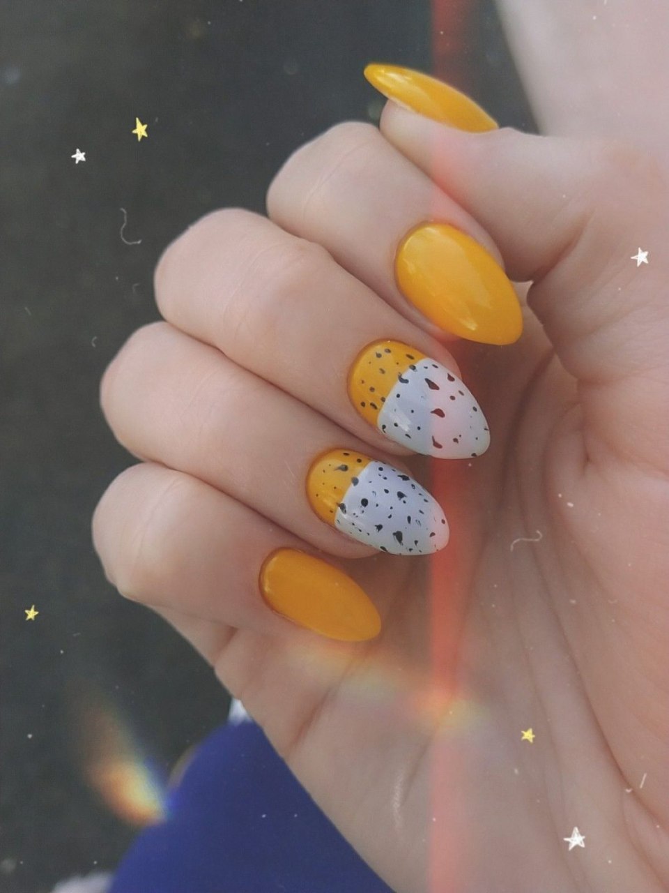 Маникюр с эффектом перепелиного яйца