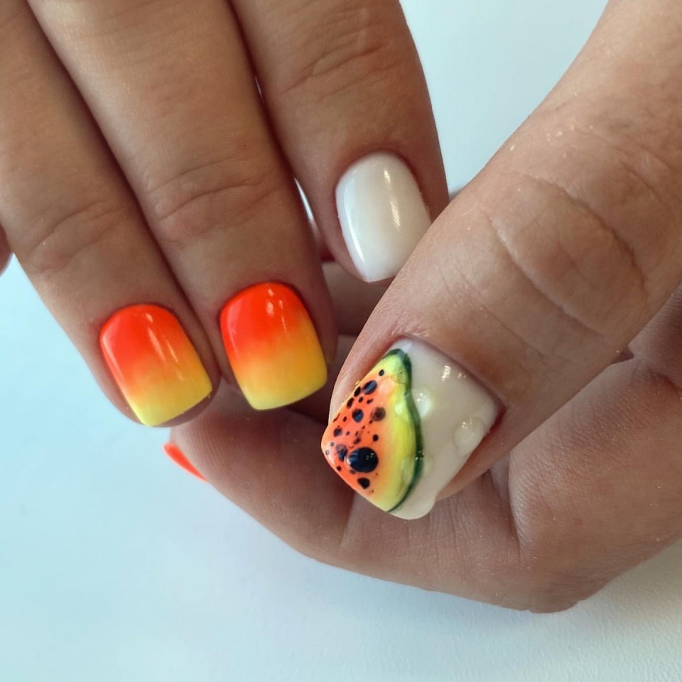 Осенний маникюр в оранжевых тонах