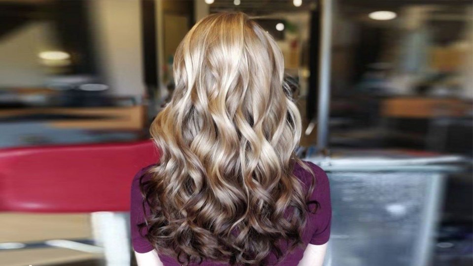 Выдувание на русые волосы