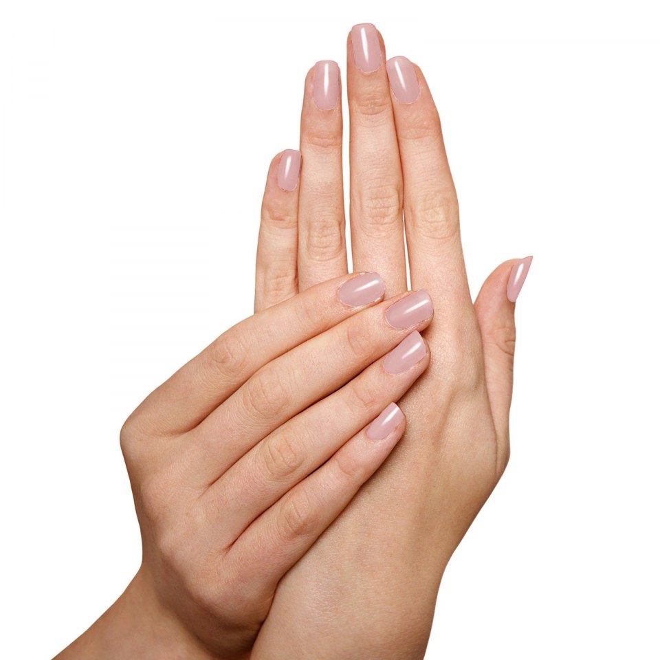 Рука с ногтями