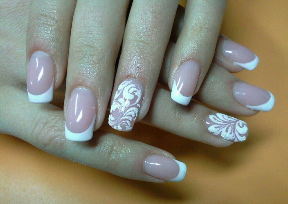 Белый френч белый песок