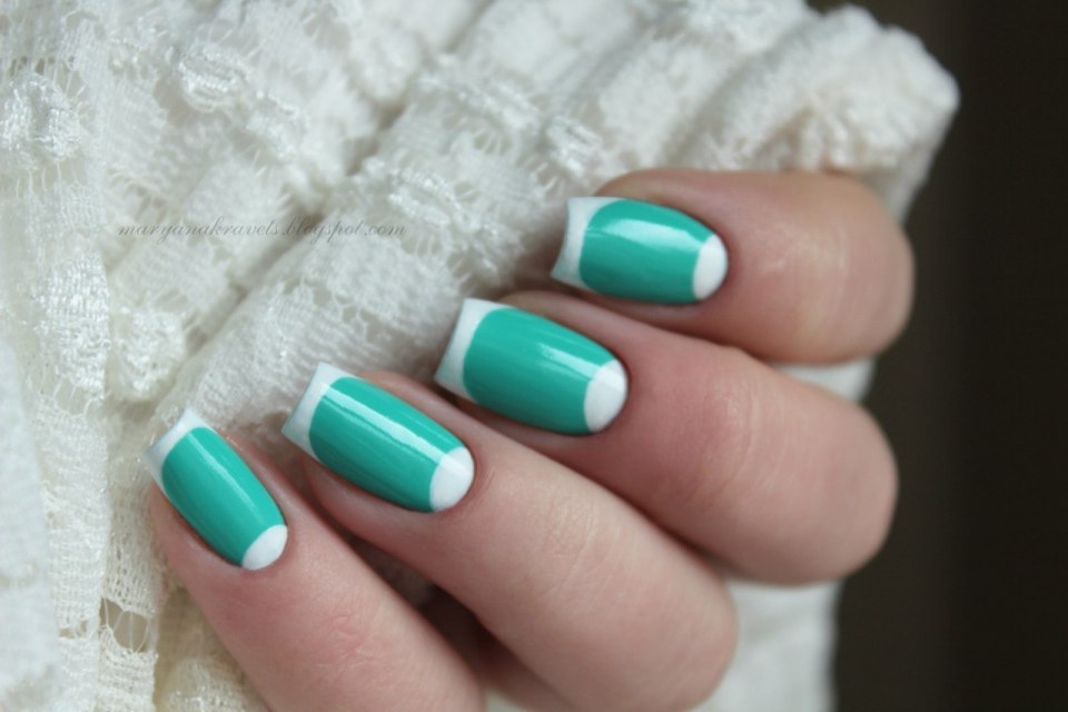 Шикарный маникюр в бирюзовых тонах