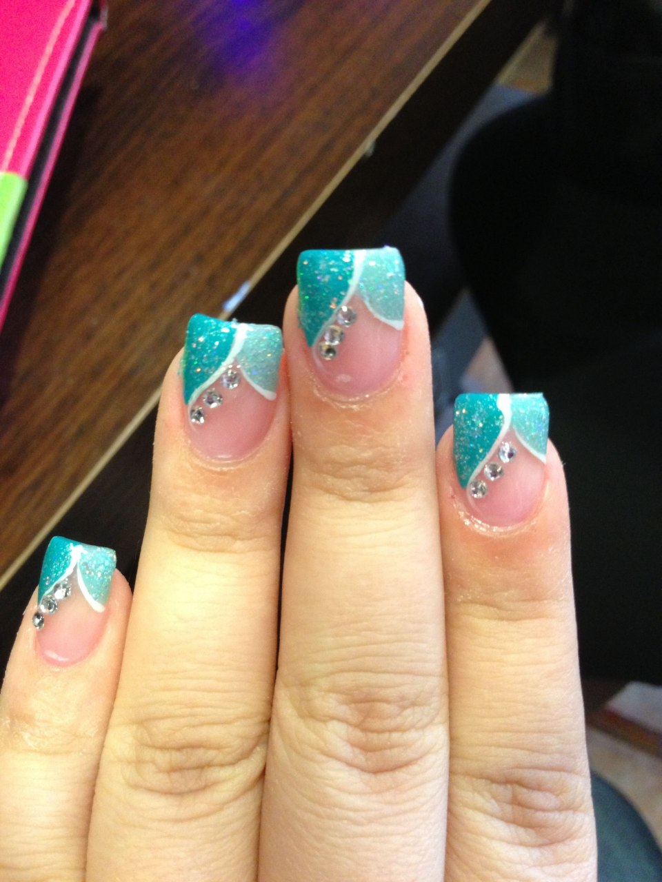 Маникюр бирюзовый френч