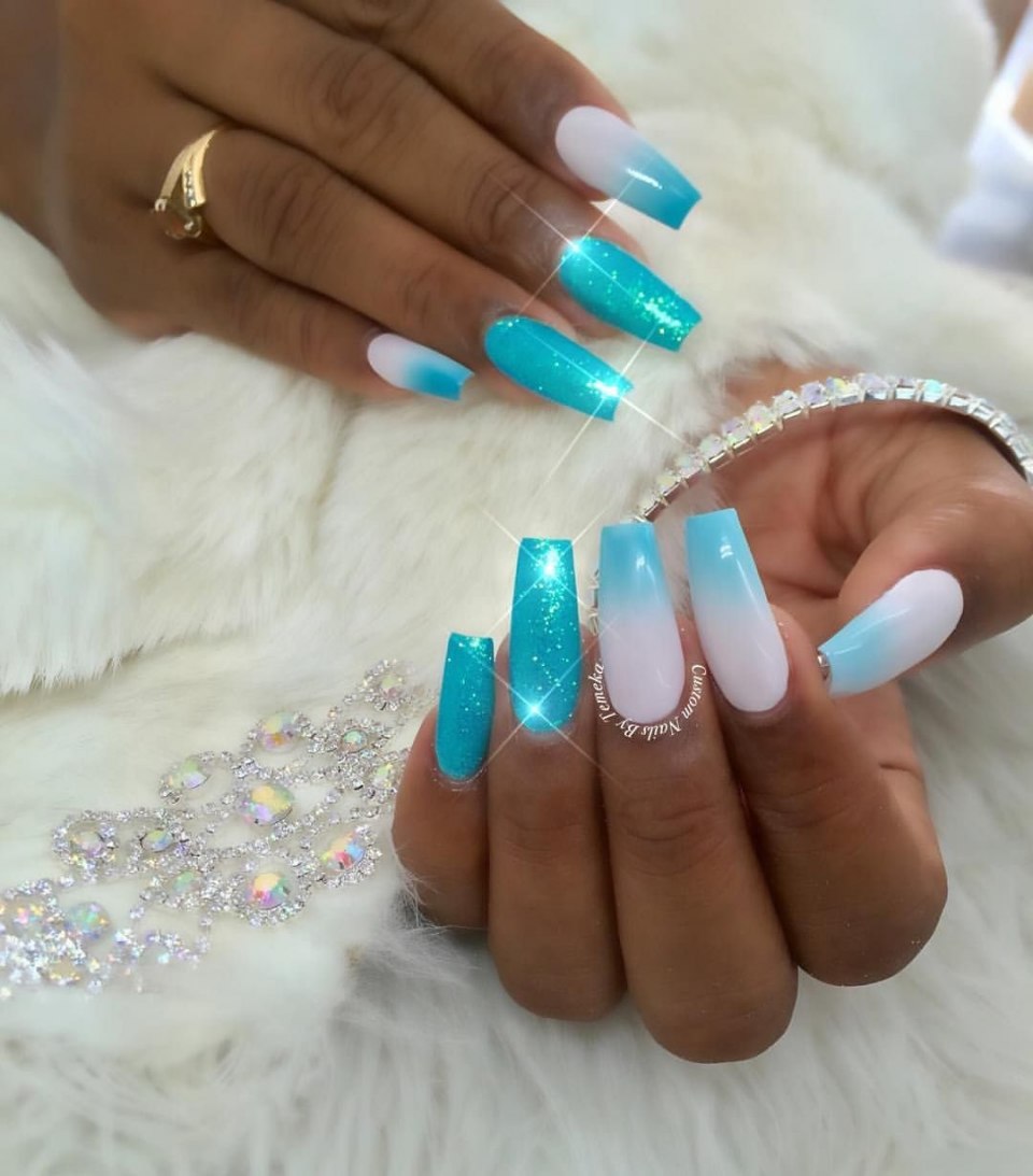 Маникюр бирюзовый френч