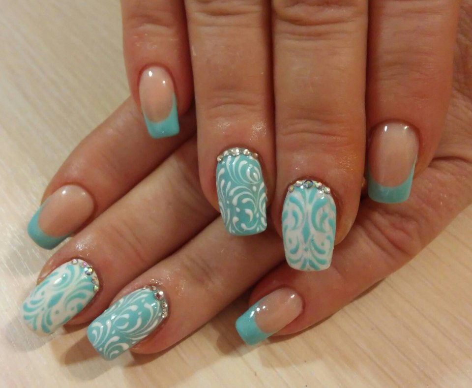 Свадебные ногти с бирюзой