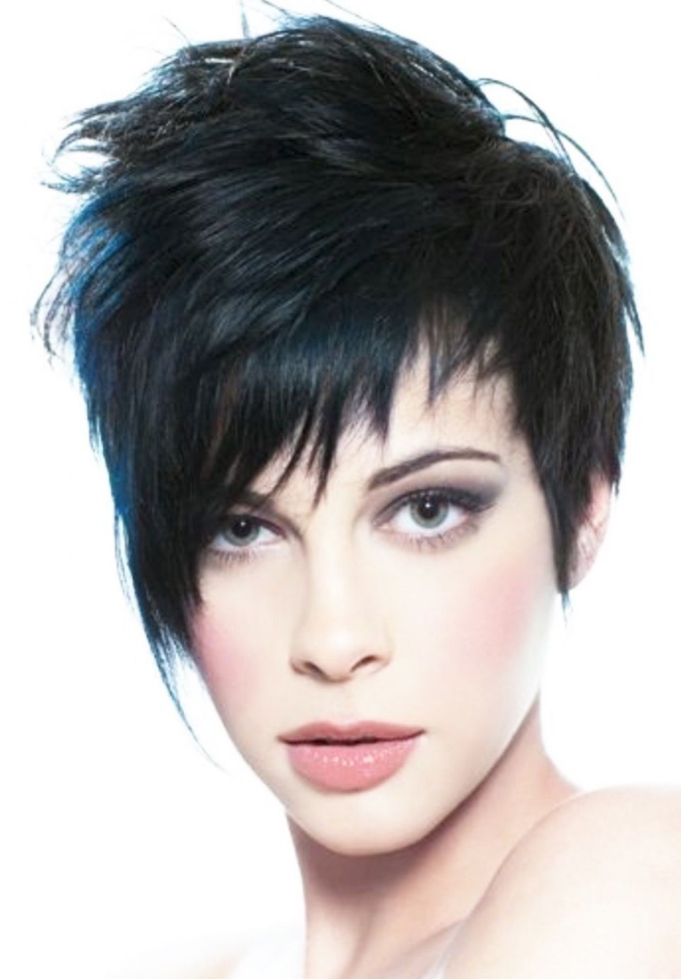 Стрижки на короткие волосы с челкой