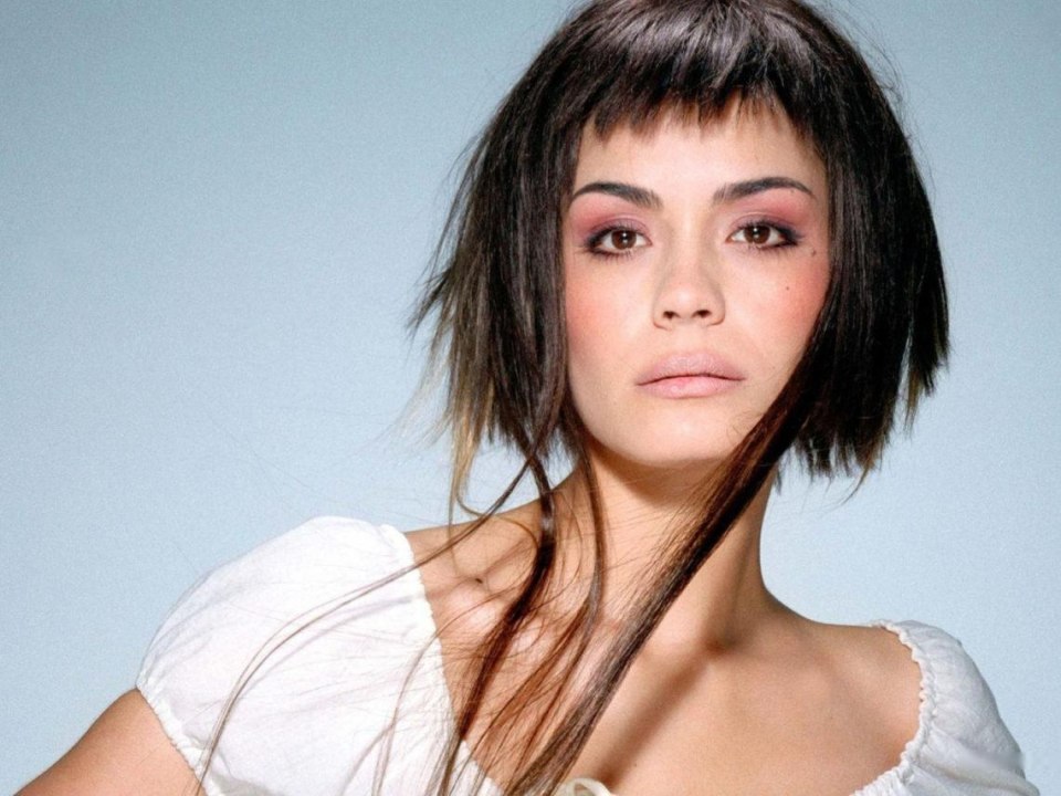 Градуированный Каскад с челкой