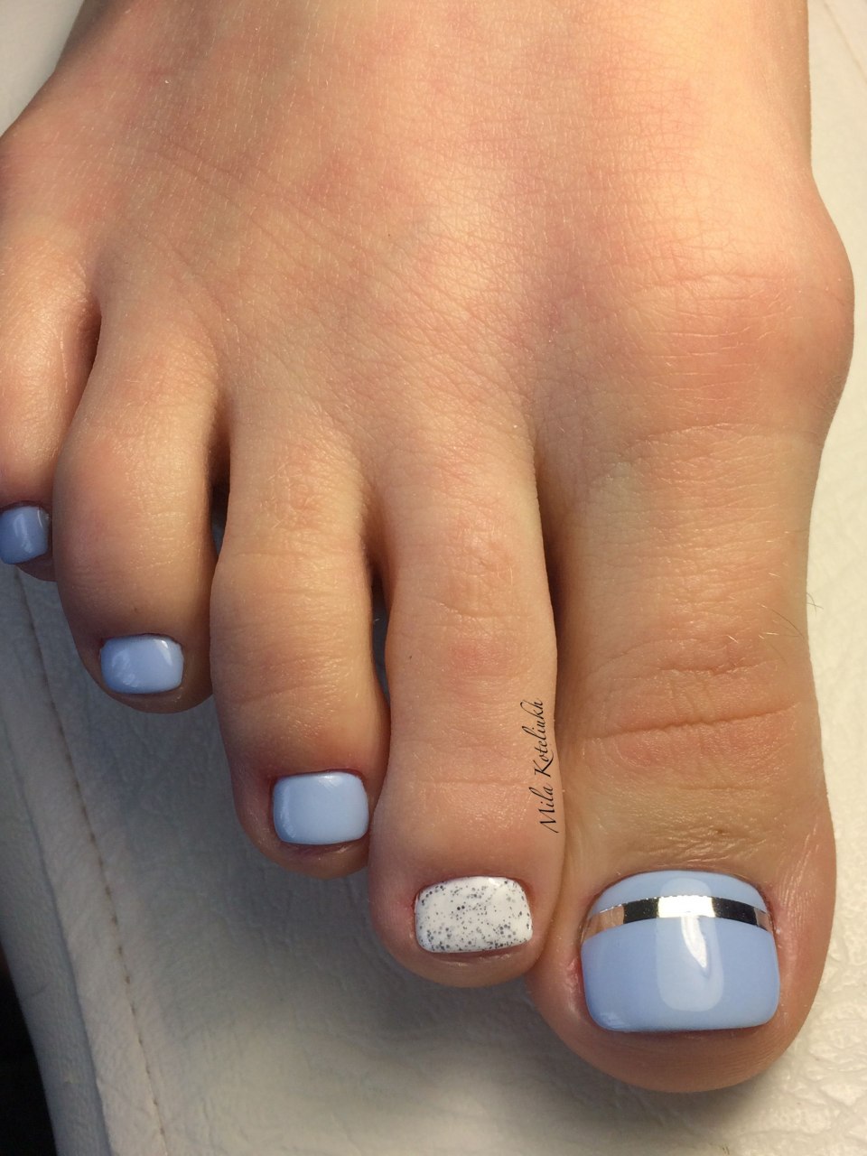 Педикюр на загорелой коже