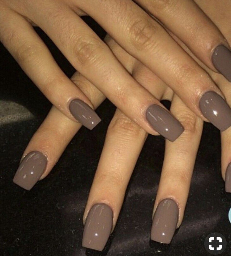 Коричневые ногти длинные квадратные